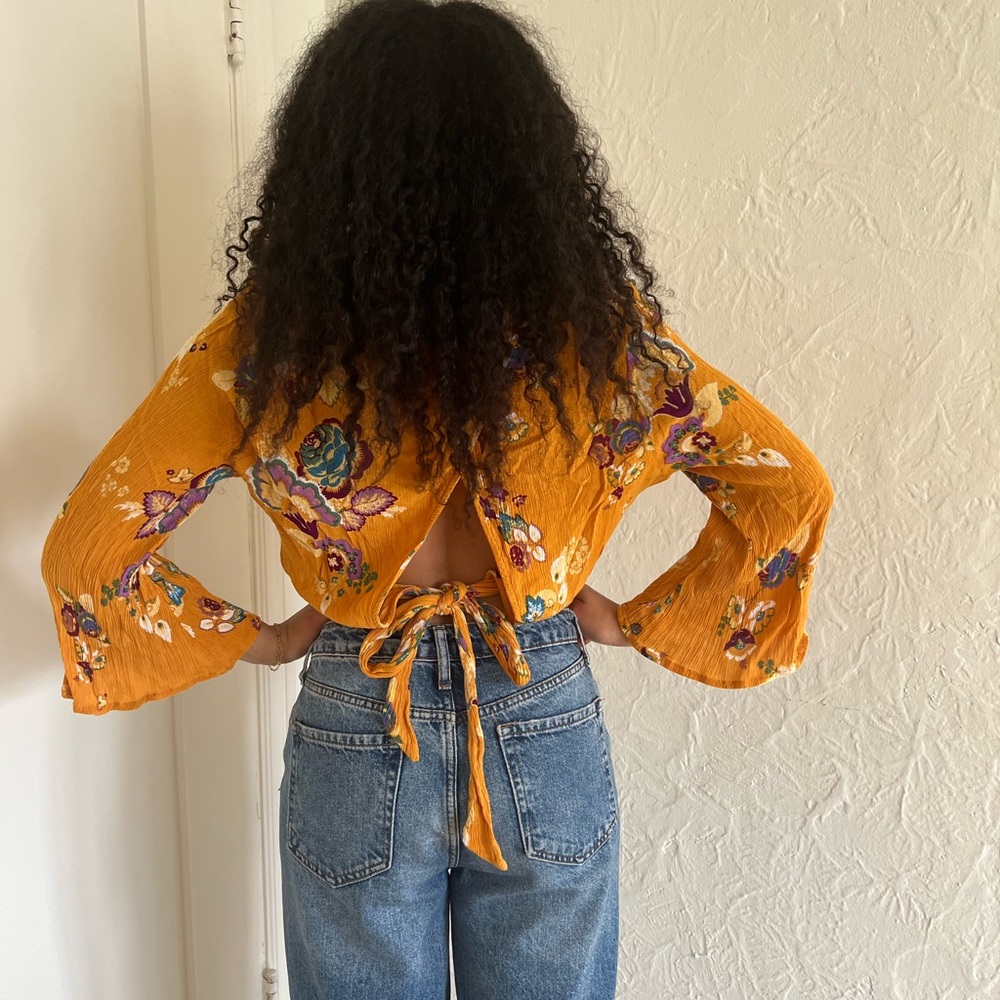 Top - Picture 2 of 2